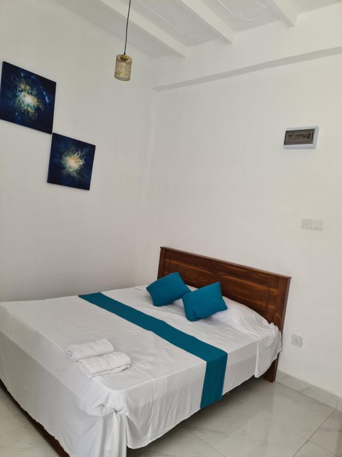 Ceylon Lodge - Airport Transit Hostel 니곰보 외부 사진