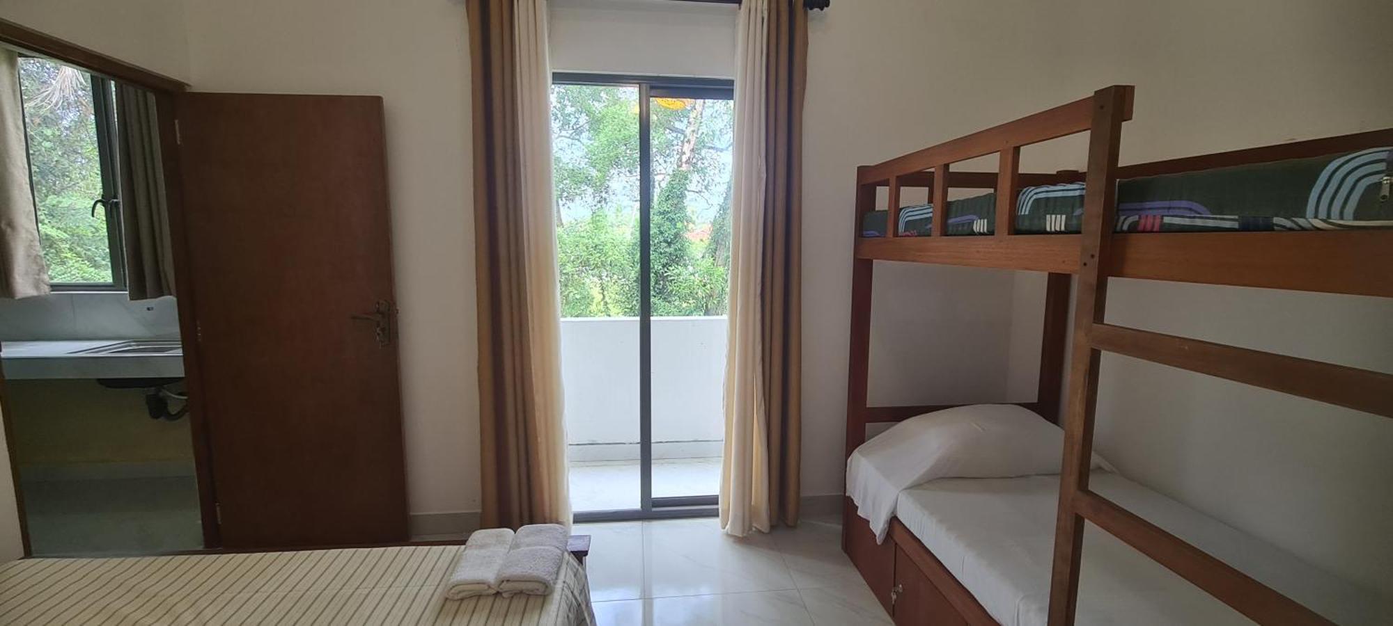 Ceylon Lodge - Airport Transit Hostel 니곰보 외부 사진
